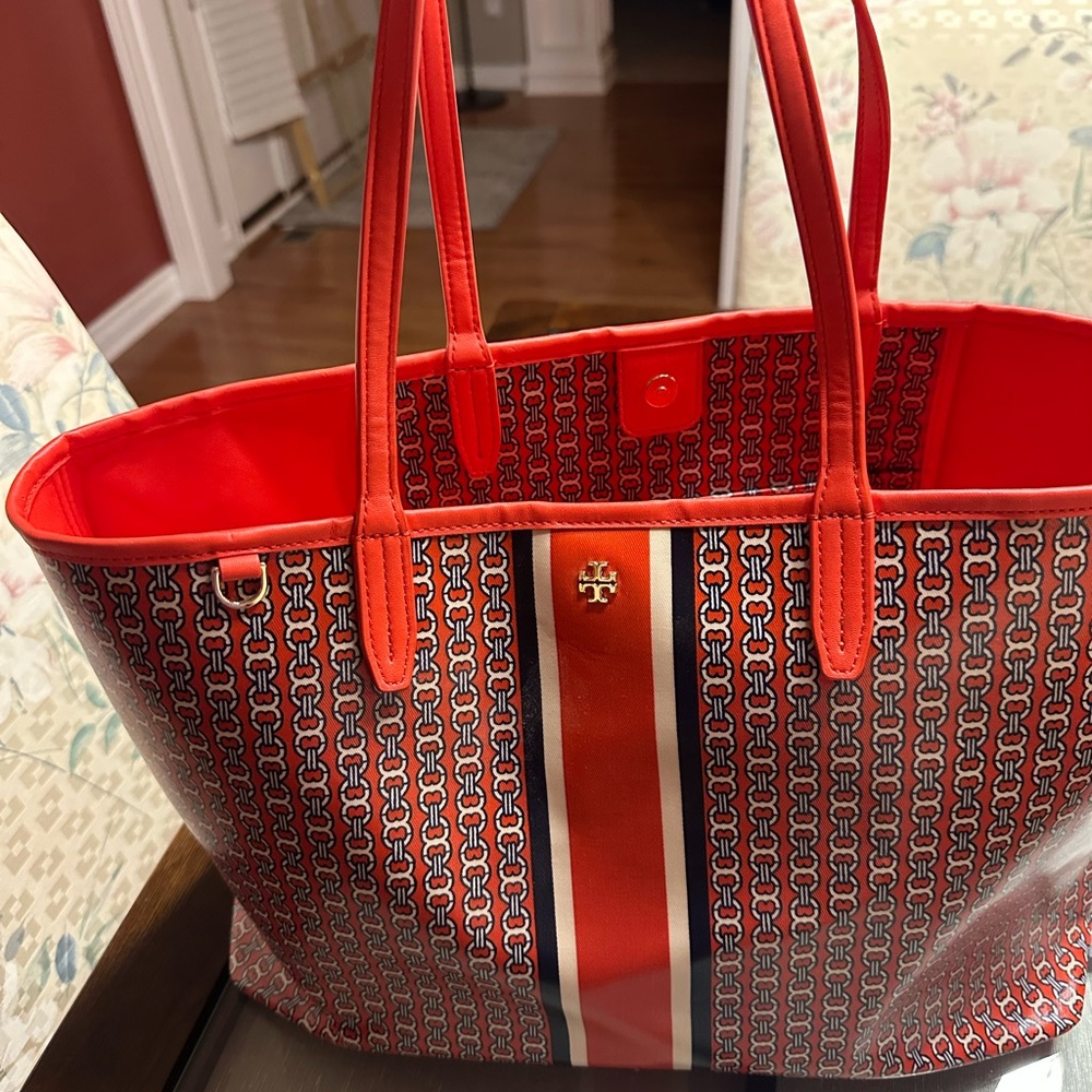 Tory Burch Red Gemini Link Tote